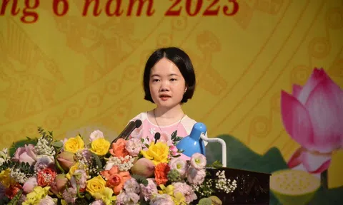 Bí thư Thanh Hóa chỉ đạo tuyển dụng đặc cách cô giáo "chim cánh cụt"