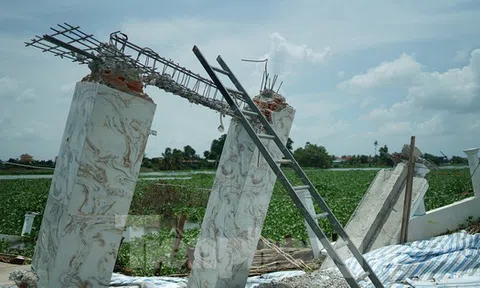 Long An yêu cầu sơ tán khẩn cấp người khỏi khu vực sạt lở nguy hiểm