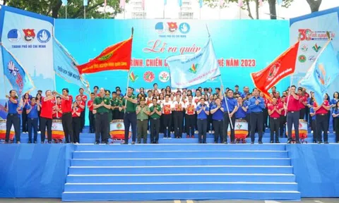 30 năm viết nên những câu chuyện đẹp