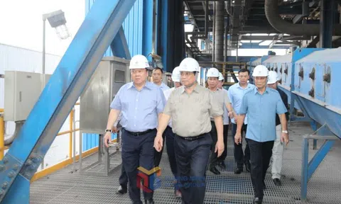 Thủ tướng Phạm Minh Chính kiểm tra tình hình cung ứng than, điện tại Quảng Ninh