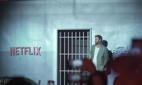 Fan phấn khích khi Chris Hemsworth ra mắt phim mới