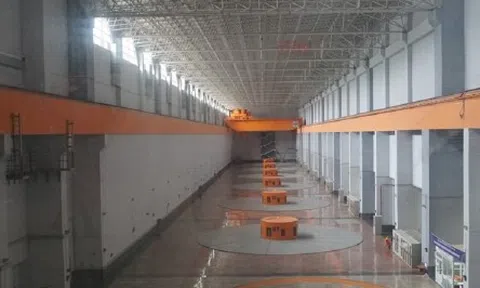 Cảnh tiết kiệm điện tại nhà máy thủy điện lớn nhất Đông Nam Á