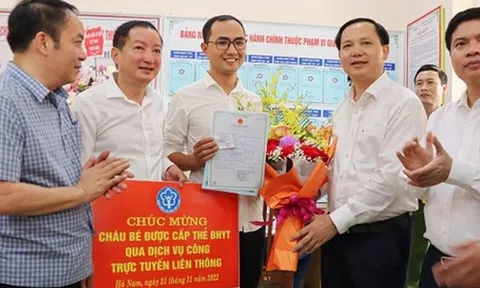 Bắt đầu cấp giấy khai sinh và thẻ BHYT cùng lúc cho trẻ dưới 6 tuổi