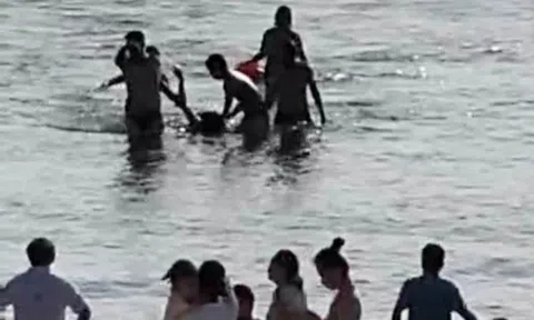 Tắm biển sáng sớm, một người chết đuối