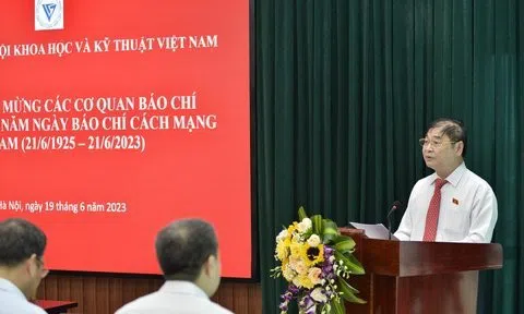 Để báo chí thực sự là vũ khí sắc bén "phò chính trừ tà"