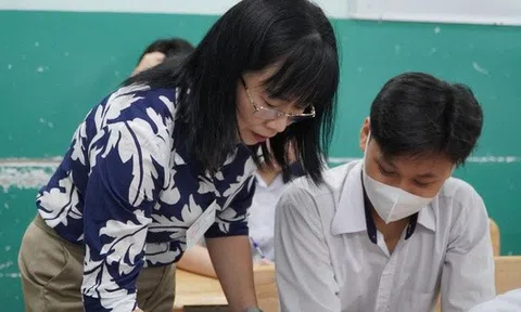 NÓNG: TP HCM công bố điểm thi lớp 10, mời phụ huynh, học sinh tra cứu