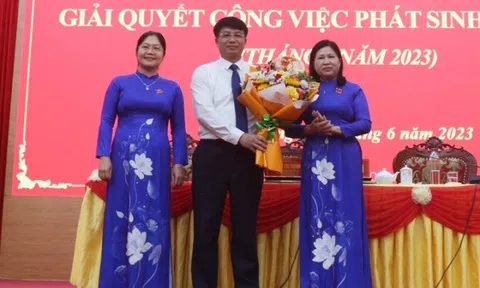 Phê chuẩn bầu Phó Chủ tịch UBND tỉnh Bắc Kạn đối với ông Nông Quang Nhất