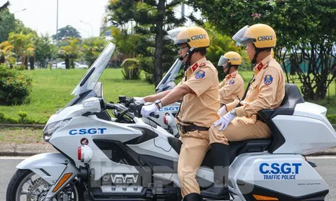 Ngắm dàn siêu xe Honda Gold Wing 2023 của CSGT dẫn đoàn