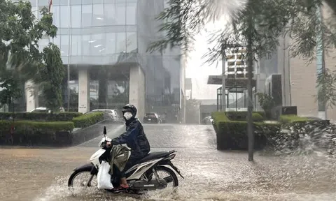 Đón mưa lớn kéo dài, Hà Nội có thể ngập úng diện rộng