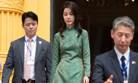 Đệ nhất Phu nhân Hàn Quốc diện áo dài trong chuyến thăm Việt Nam