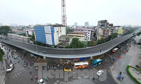 Diện mạo cầu vượt chữ C Chùa Bộc trước ngày thông xe