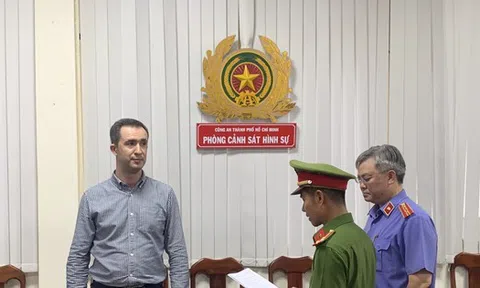 ‘Ông trùm’ người Nga điều hành đường dây tín dụng đen, lãi suất 2.555%/năm