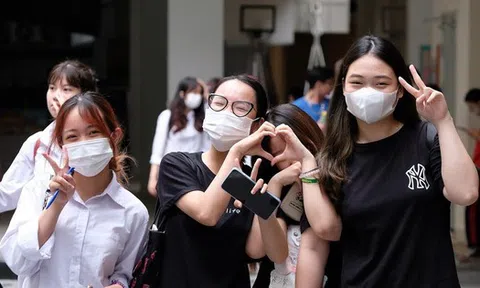 Hơn 1 triệu thí sinh dự thi Ngữ văn, Toán: Hồi hộp và lo lắng