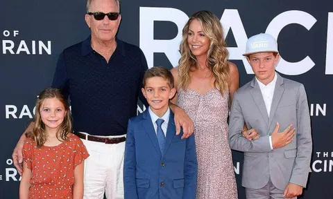 Vợ muốn Kevin Costner chu cấp 248.000 USD mỗi tháng