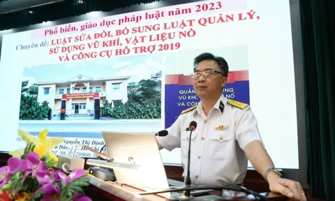 Phổ biến, giáo dục pháp luật cho hơn 375 cán bộ, chiến sĩ hải quân