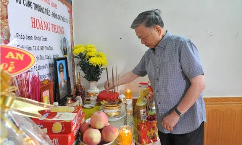 Bộ trưởng Tô Lâm thăm hỏi gia đình các liệt sỹ hy sinh tại Đắk Lắk