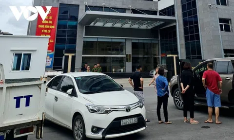 Nghi vấn lãnh đạo một trung tâm đăng kiểm xe cơ giới ở Quảng Ninh nhảy lầu