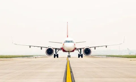 Máy bay cất cánh khi chưa có lệnh, cả kíp trực không lưu bị đình chỉ