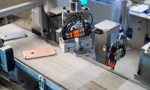 Cùng thời gian, iPhone luôn mất giá ít hơn điện thoại Android