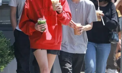 Pax Thiên đi chơi cùng 3 em