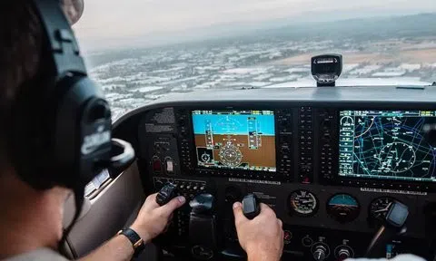 Muốn lái máy bay, phải trải qua "ải" tiêu chuẩn về sức khoẻ thế nào?