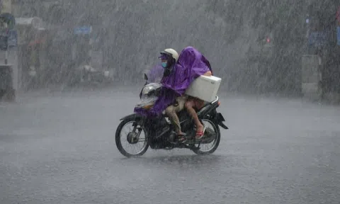 Áp thấp nhiệt đới khả năng mạnh lên thành bão số 1, miền Bắc mưa lớn