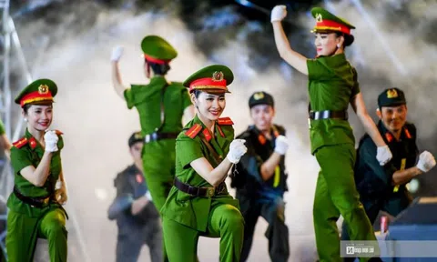 Ngắm nhìn vũ đạo uyển chuyển của các nữ chiến sĩ công an