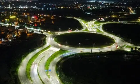 Hình ảnh nút giao TP Bắc Ninh hơn 400 tỷ đồng 'tỏa sáng' trong đêm