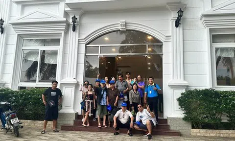 Nhiều du khách mắc kẹt ở Phú Quốc vì bão số 1