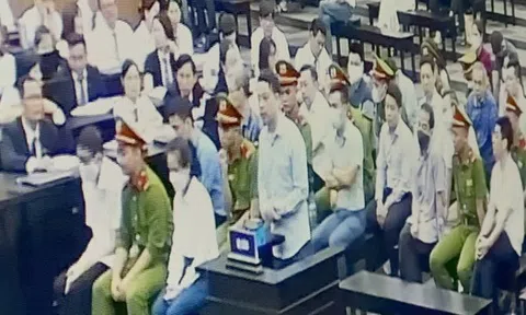 Bị đề nghị mức án tử hình, cựu thư ký thứ trưởng Bộ Y tế bật khóc xin cơ hội làm lại