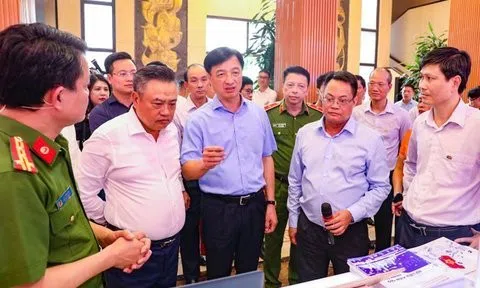 Chủ tịch Hà Nội: Còn "khoán trắng" cho cán bộ tin học thì còn thất bại