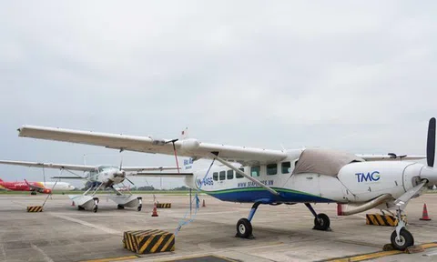 Khóa bánh, phủ bạt, neo giằng máy bay tại Nội Bài