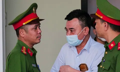 Cựu Phó giám đốc Công an Hà Nội chua xót 'tôi ngu thì phải chịu'