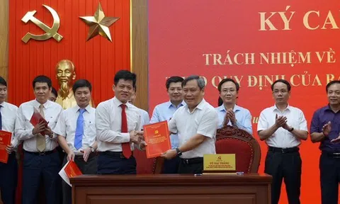 Quảng Bình công bố quyết định đối với 10 cán bộ chủ chốt