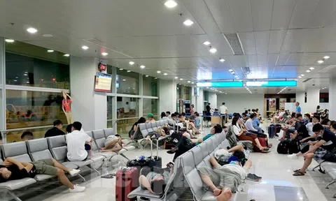 Khách được quyền đổi chuyến bay khác nếu chậm 2 tiếng trở lên