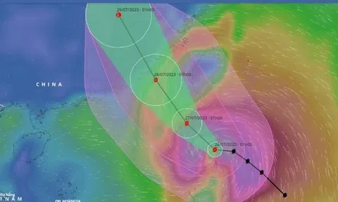 Siêu bão Doksuri vào Biển Đông trong đêm nay