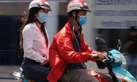 Đeo tai nghe khi tham gia giao thông có bị phạt không?