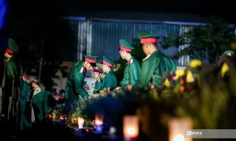 Hàng triệu ánh nến được thắp sáng tưởng niệm các Anh hùng liệt sĩ