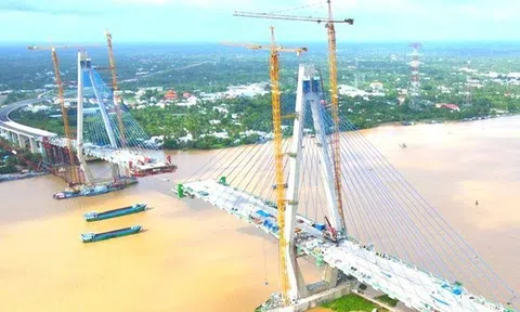Cận cảnh cầu 'nghìn tỷ' vượt sông Tiền trước ngày hợp long
