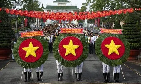 Đồng Nai: Dâng hương, viếng Nghĩa trang liệt sĩ tỉnh nhân dịp 27/7