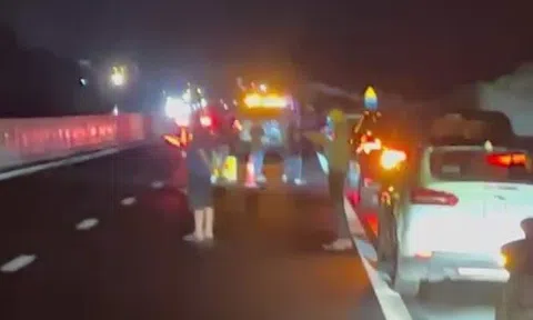 Kẹt xe kéo dài trên cao tốc Dầu Giây – Phan Thiết ngày cuối tuần