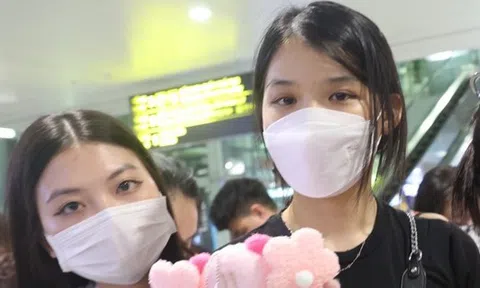 Nhịn ăn, vay nợ để đi xem show BlackPink ở Hà Nội