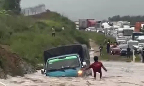 Cao tốc Phan Thiết - Dầu Giây ngập nặng vì bị hạ cốt nền?
