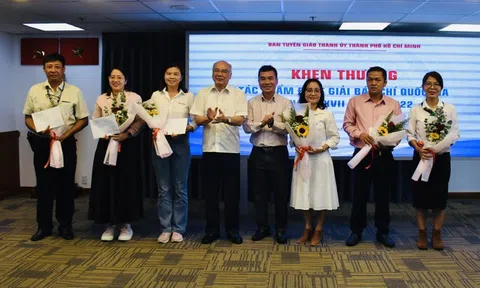 Khen thưởng bổ sung tác phẩm đoạt Giải Báo chí quốc gia