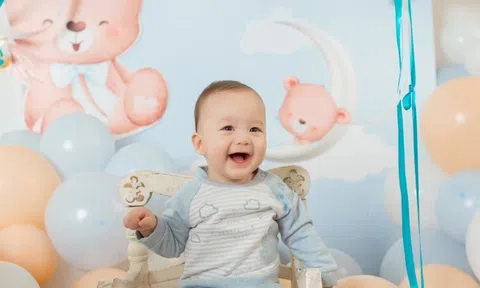 Con trai 8 tháng tuổi của Dianka, Bùi Tiến Dũng