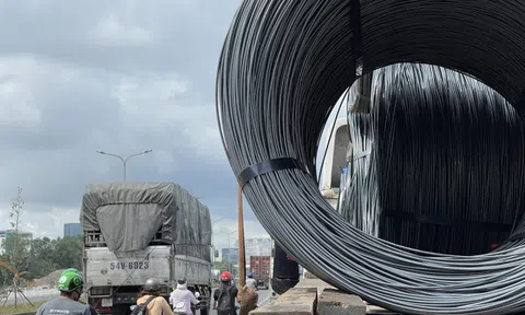 Ám ảnh, "chịu thua" cuộn thép chục tấn lăn tự do (?!)