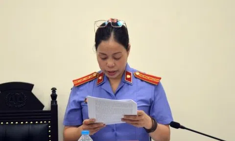 Kiểm sát viên bật khóc khi đọc cáo trạng vụ cháy quán karaoke làm 3 cảnh sát hy sinh