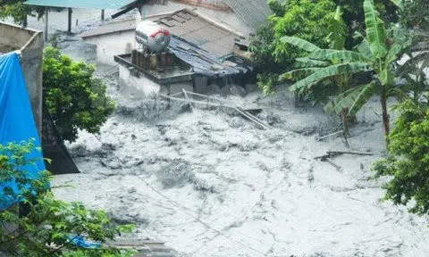 Sự cố vỡ cống tràn xả thải: Chuyên gia cảnh báo ô nhiễm môi trường nghiêm trọng