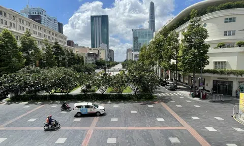 Phục vụ đi bộ, đường Nguyễn Huệ cấm xe sáng cuối tuần