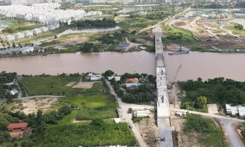 TP.HCM: Cầu Long Đại 'hồi sinh', tăng tốc để kịp thông xe